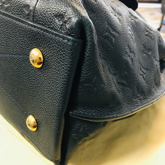 SOLD- Louis Vuitton Métis Hobo - Picture 4 of 8